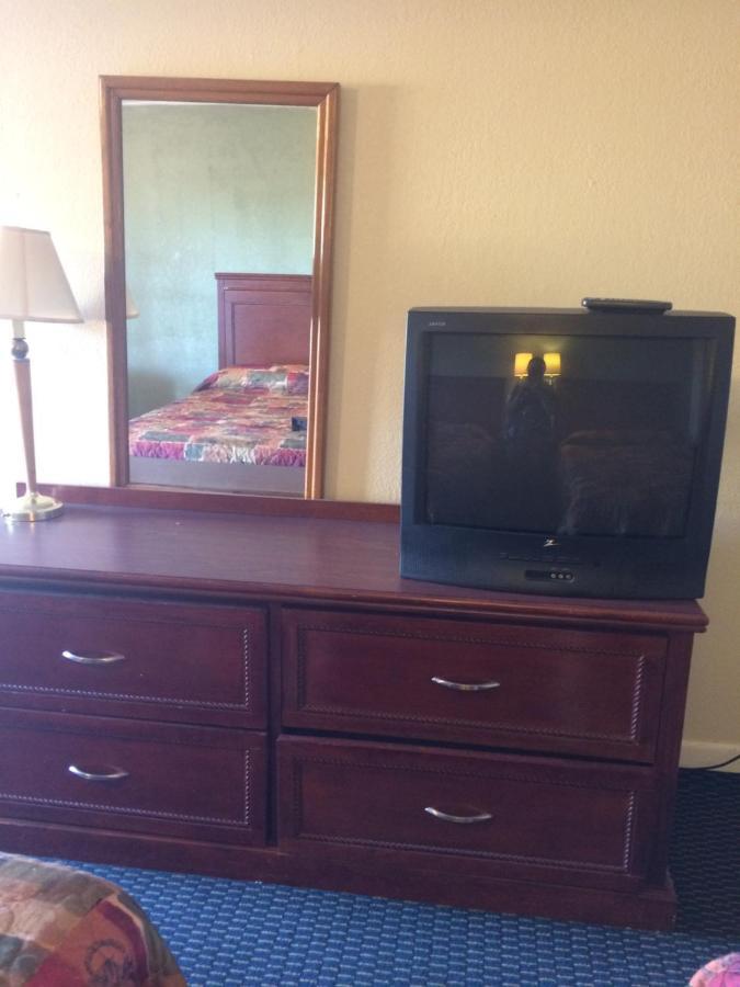 Rest Inn - Extended Stay, I-40 Airport, Wedding & Event Center Amarillo Exterior foto